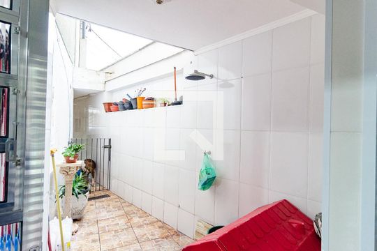Quintal de casa à venda com 5 quartos, 187m² em Vila Guarani (z Sul), São Paulo