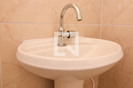 Banheiro da Suíte 1 de apartamento para alugar com 4 quartos, 190m² em Enseada, Guarujá