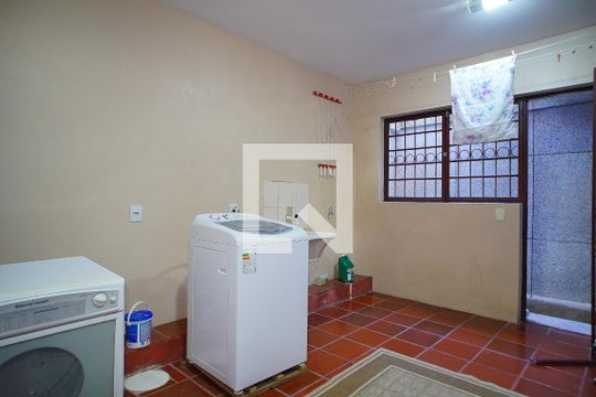 Área de Serviço de casa à venda com 3 quartos, 390m² em Boa Vista, Porto Alegre