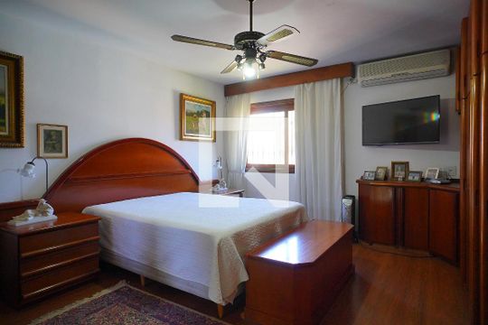 Suite de casa à venda com 3 quartos, 390m² em Boa Vista, Porto Alegre