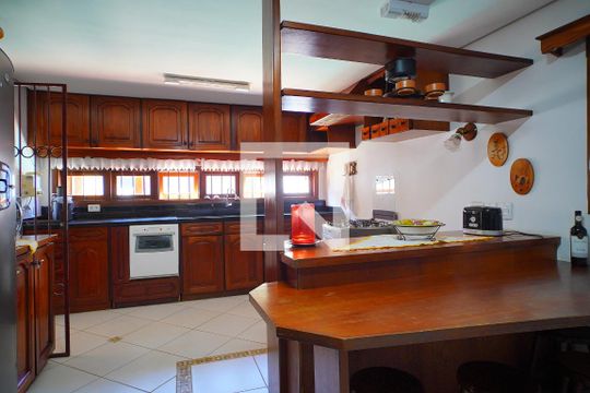 Cozinha de casa à venda com 3 quartos, 390m² em Boa Vista, Porto Alegre