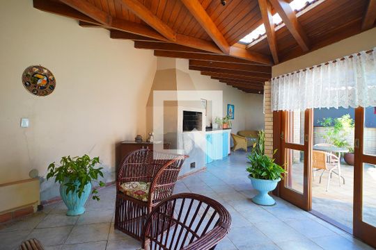 Churrasqueira de casa à venda com 3 quartos, 390m² em Boa Vista, Porto Alegre
