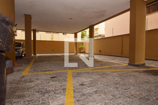 Garagem de apartamento para alugar com 3 quartos, 276m² em Enseada, Guarujá
