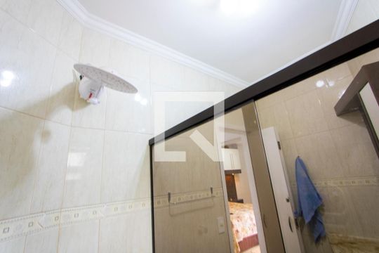 Banheiro social de casa para alugar com 3 quartos, 200m² em Jardim Monte Libano, Santo André