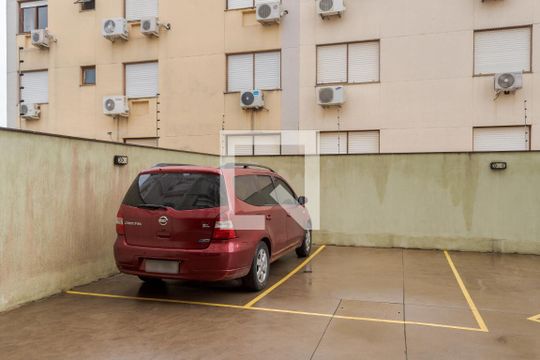 Garagem de apartamento à venda com 3 quartos, 202m² em Vila Ipiranga, Porto Alegre