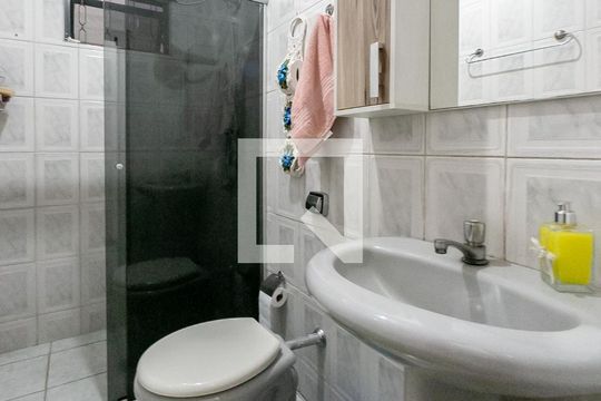 Banheiro Social de casa à venda com 3 quartos, 240m² em Inconfidentes, Contagem