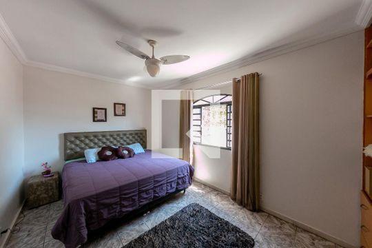Quarto 1 de casa à venda com 3 quartos, 240m² em Inconfidentes, Contagem