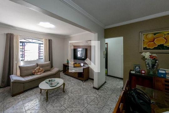Sala de casa à venda com 3 quartos, 240m² em Inconfidentes, Contagem
