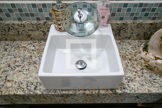 Lavabo de casa à venda com 3 quartos, 180m² em Limão, São Paulo