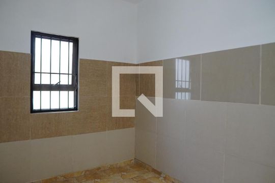 Quarto 2 de casa para alugar com 2 quartos, 55m² em Vila Palmeiras, São Paulo