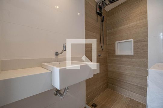 Banheiro Suíte de apartamento à venda com 1 quarto, 41m² em Estácio, Rio de Janeiro