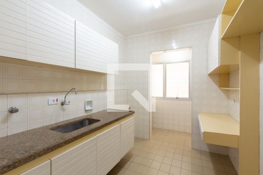 Cozinha de apartamento para alugar com 1 quarto, 55m² em Itaim Bibi, São Paulo