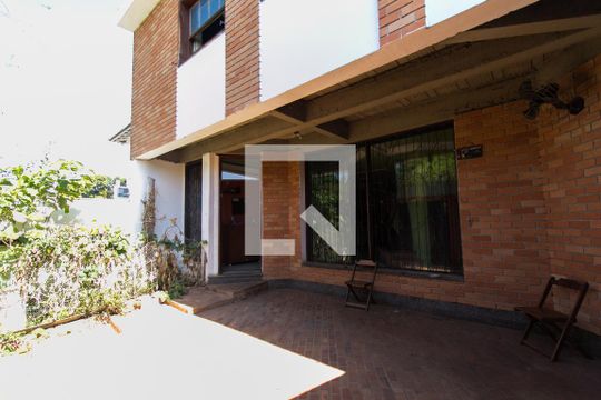 Garagem de casa para alugar com 6 quartos, 230m² em Jardim Paulistano, Sorocaba
