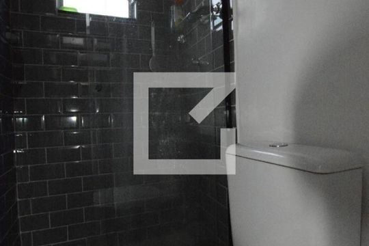 Banheiro social de apartamento à venda com 2 quartos, 55m² em Braz de Pina, Rio de Janeiro