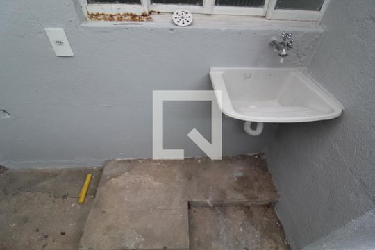 Área serviço de casa para alugar com 1 quarto, 25m² em Olímpico, São Caetano do Sul