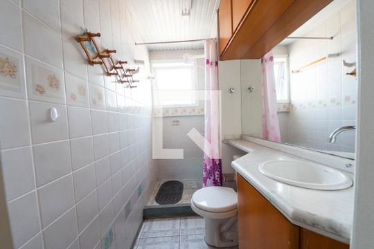Banheiro de apartamento para alugar com 2 quartos, 70m² em Padre Reus, São Leopoldo