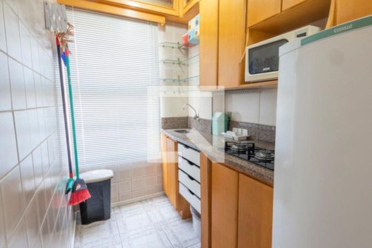 Cozinha de apartamento para alugar com 2 quartos, 70m² em Padre Reus, São Leopoldo