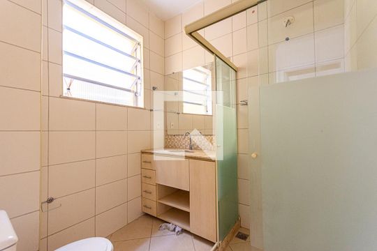Banheiro de apartamento à venda com 2 quartos, 52m² em Fonseca, Niterói