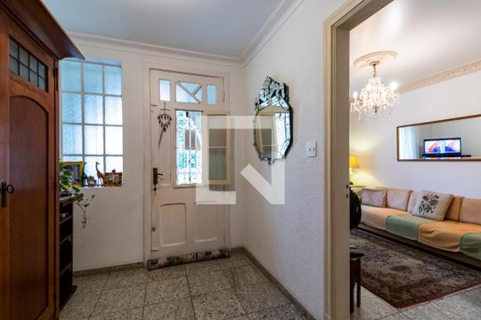 1o. Andar - Hall de entrada de casa à venda com 5 quartos, 220m² em Liberdade, São Paulo
