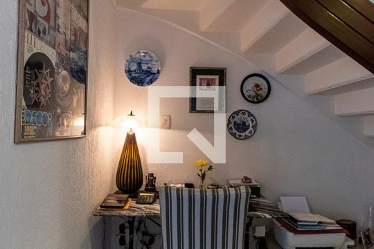 1o. Andar - Corredor de casa à venda com 5 quartos, 220m² em Liberdade, São Paulo