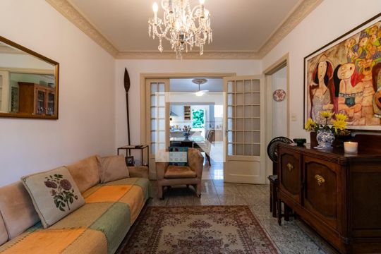 Casa à venda com 5 quartos, 220m² em Liberdade, São Paulo