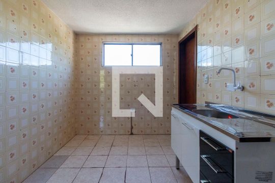 Cozinha de apartamento para alugar com 2 quartos, 51m² em Conjunto Residencial José Bonifácio, São Paulo
