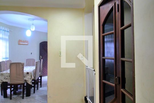 Corredor de casa à venda com 3 quartos, 269m² em Vila Homero Thon, Santo André