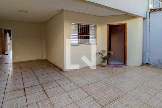 Garagem de casa à venda com 4 quartos, 350m² em Jardim Riacho das Pedras, Contagem