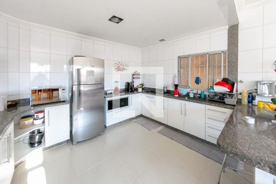 Cozinha de casa à venda com 4 quartos, 350m² em Jardim Riacho das Pedras, Contagem