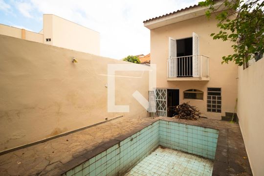 Piscina de casa à venda com 3 quartos, 300m² em Centro, Campinas