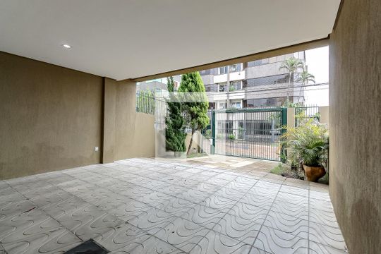 Garagem de casa à venda com 3 quartos, 230m² em Sarandi, Porto Alegre