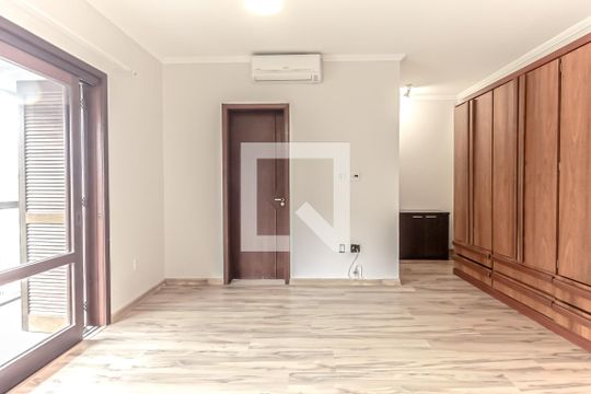 Suíte de casa à venda com 3 quartos, 230m² em Sarandi, Porto Alegre