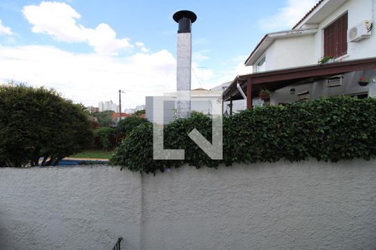 Vista da suíte 3  de casa à venda com 4 quartos, 500m² em Alto da Lapa, São Paulo