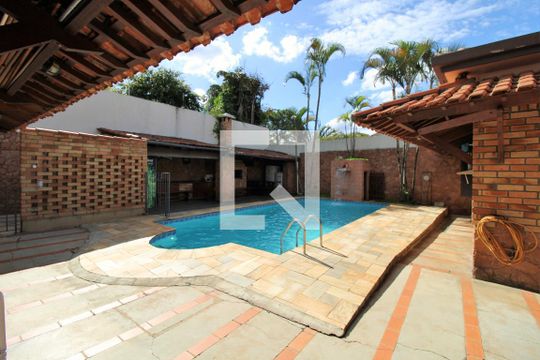Piscina  de casa à venda com 4 quartos, 500m² em Alto da Lapa, São Paulo