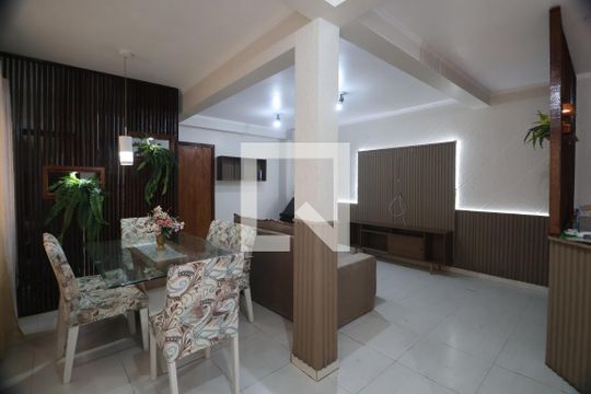 Sala  de casa à venda com 3 quartos, 180m² em Harmonia, Canoas