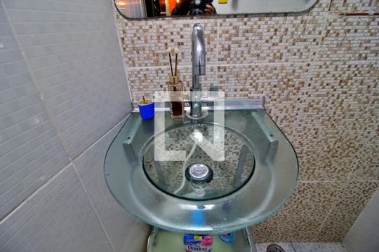Banheiro da Suíte de casa para alugar com 1 quarto, 50m² em Centreville, Santo André