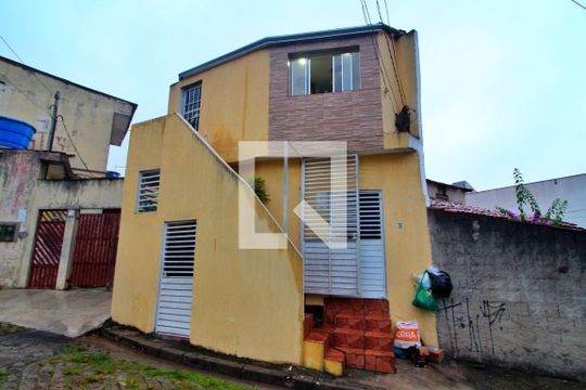 Fachada de casa para alugar com 1 quarto, 50m² em Centreville, Santo André