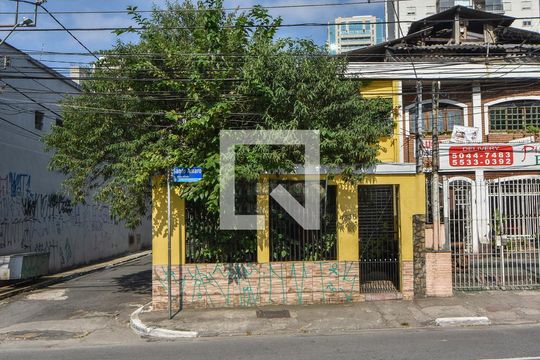 Fachada de casa para alugar com 3 quartos, 195m² em Brooklin, São Paulo