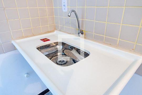 Sala/Cozinha de kitnet/studio para alugar com 1 quarto, 25m² em Garcia (vila Roseno), Salvador
