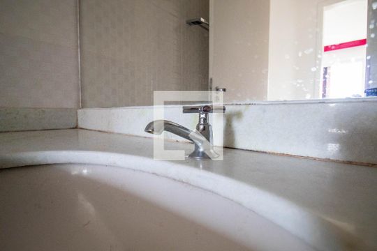 Banheiro Social de apartamento à venda com 2 quartos, 50m² em Del Castilho, Rio de Janeiro