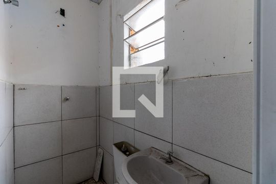 Banheiro  de kitnet/studio para alugar com 1 quarto, 50m² em Cidade Nova Heliópolis, São Paulo