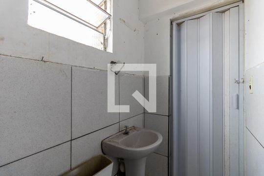 Banheiro  de kitnet/studio para alugar com 1 quarto, 50m² em Cidade Nova Heliópolis, São Paulo