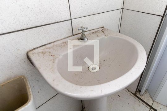 Banheiro  de kitnet/studio para alugar com 1 quarto, 50m² em Cidade Nova Heliópolis, São Paulo