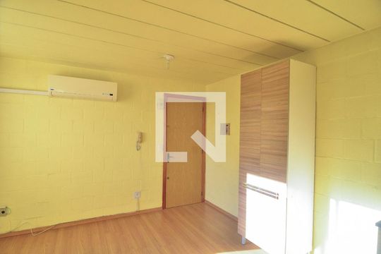 Sala de apartamento à venda com 2 quartos, 43m² em Mato Grande, Canoas