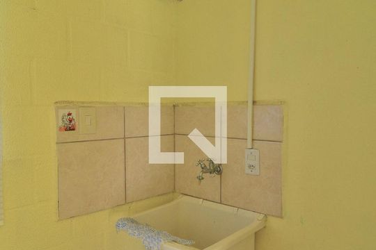 Área de serviço de apartamento à venda com 2 quartos, 43m² em Mato Grande, Canoas