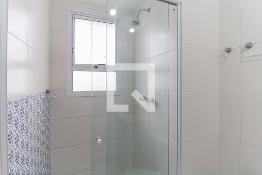 Banheiro de kitnet/studio para alugar com 1 quarto, 46m² em Centro Cívico, Mogi das Cruzes