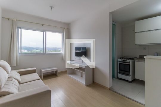 Sala de kitnet/studio para alugar com 1 quarto, 46m² em Centro Cívico, Mogi das Cruzes