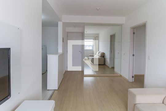 Sala de kitnet/studio para alugar com 1 quarto, 46m² em Centro Cívico, Mogi das Cruzes