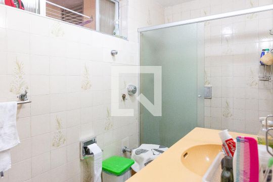 Banheiro de apartamento para alugar com 3 quartos, 106m² em Bom Retiro, São Paulo
