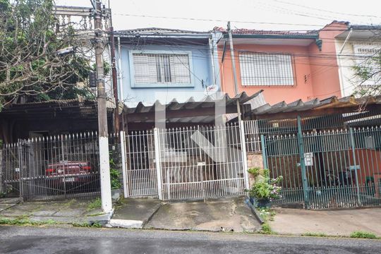 Fachada de casa à venda com 2 quartos, 100m² em Jardim Cordeiro, São Paulo